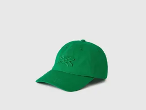 GREEN CAP WITH EMBROIDERED LOGO