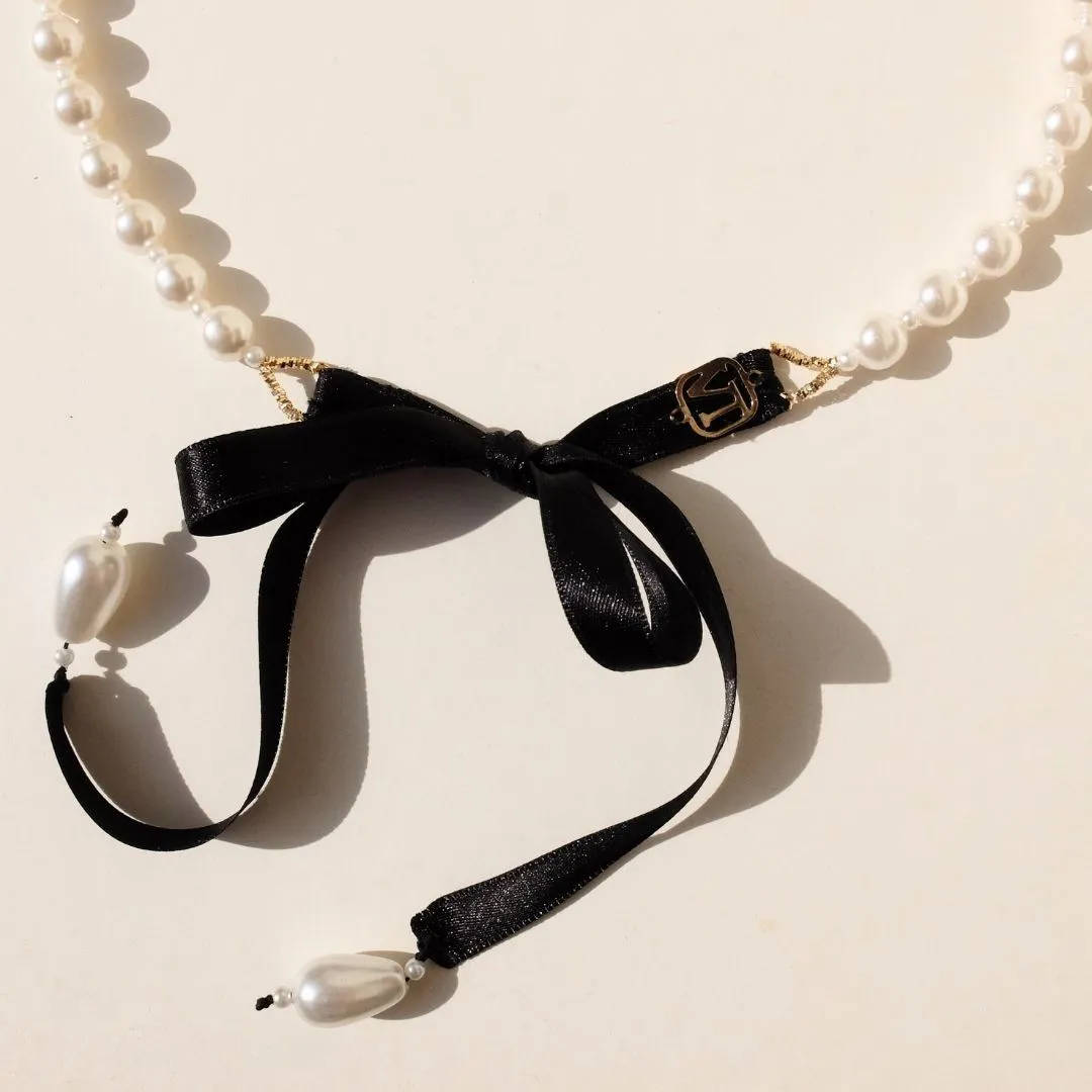 Holly necklace - Midnight dream pearl and black satin ribbon